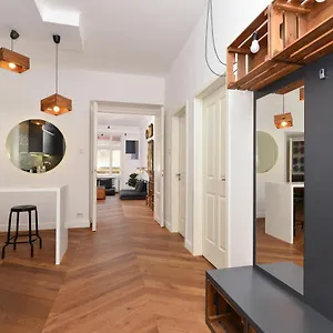 Appartamento Daylight Apartment, The Location, Budapest